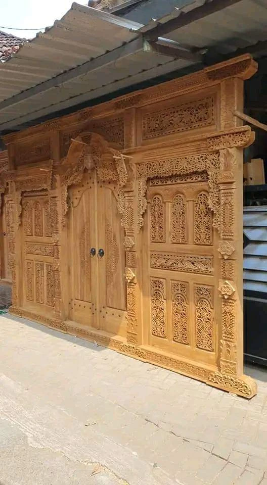 Gebyok Backdrop Pernikahan – Gedung Serbaguna